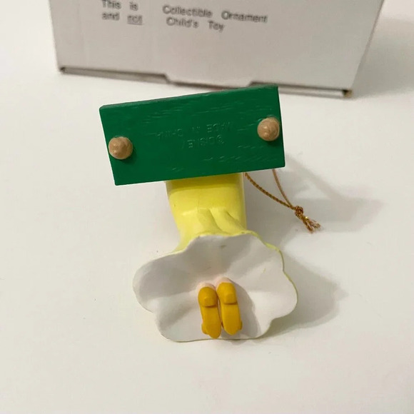 Vintage Snow White Disney Christmas Magic Collectible Ornament - Picture 4 of 16